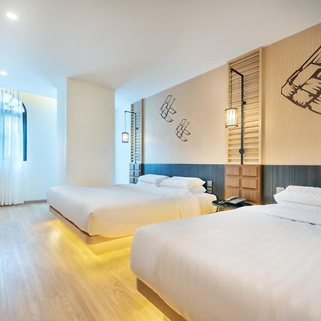 Phra Nakhon Poshtel Vandrarhem Bangkok Exteriör bild
