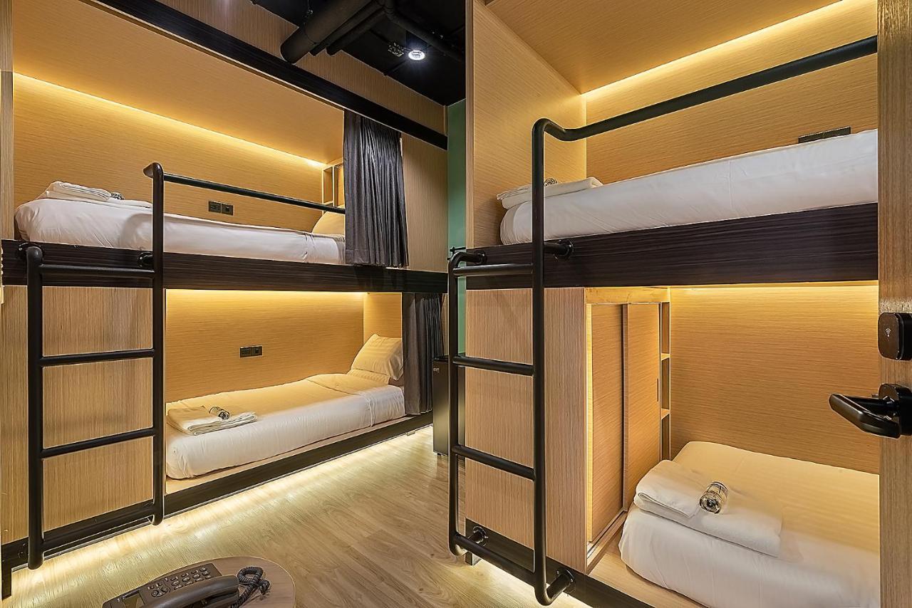 Phra Nakhon Poshtel Vandrarhem Bangkok Exteriör bild